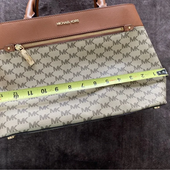 Michael Kors Brown and Cream Logo Tote - Picture 13 of 15